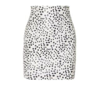 16Arlington Printed leather mini skirt black and white size 6